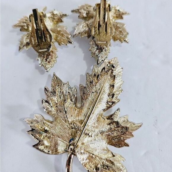 Sarah Coventry Signed Demi Parure Nature’s Choice Maple Leaf Brooch Earring Set - Picture 7 of 9